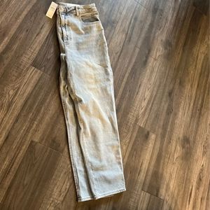 American Eagle NWT mom jeans